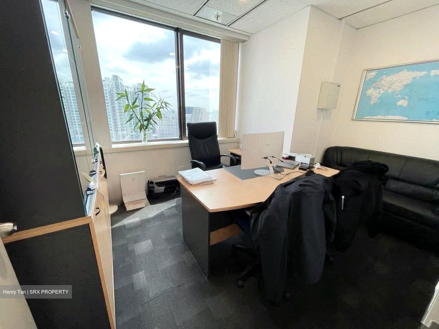 United Square (D11), Office #586021551